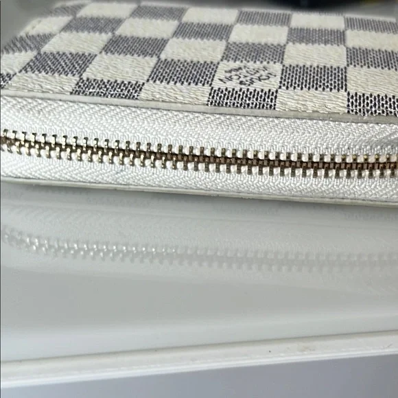 Louis Vuitton Checkered Wallet - Picture 6 of 6